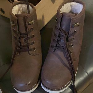Uggs K Maple II size 3